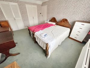 Bedroom- click for photo gallery